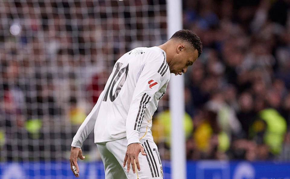 姆巴佩隐瞒伤情连续出战三场只为追平C罗数据,皇马球迷怒批私心重!