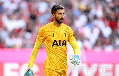 尤文图斯计划引进热刺门将维卡里奥，升级守门员阵容。