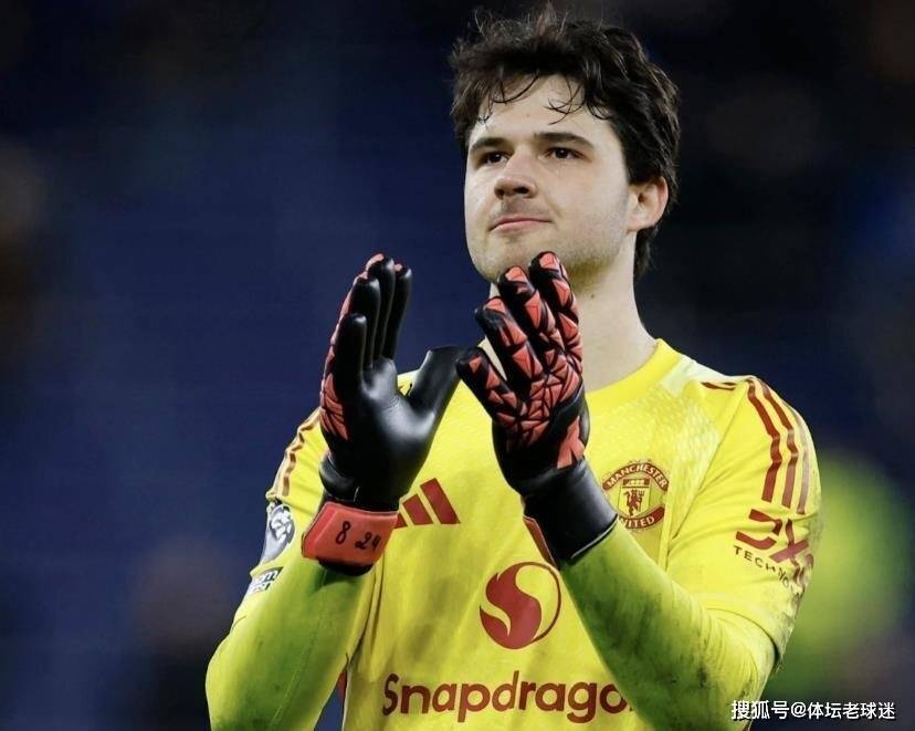 持续闪耀!2100万欧新门神撑起曼联半边天,铁拳砸碎球队门线危机